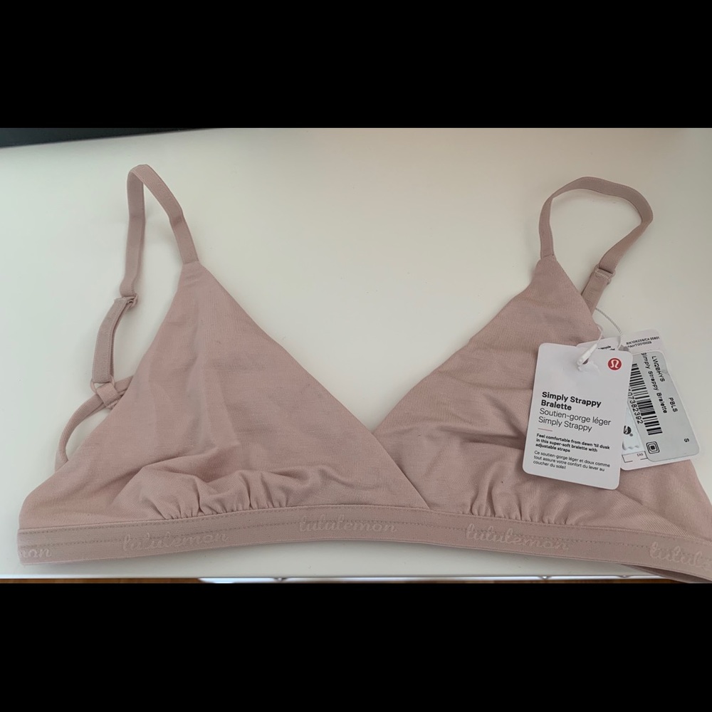 Lululemon Simply Strappt bralette